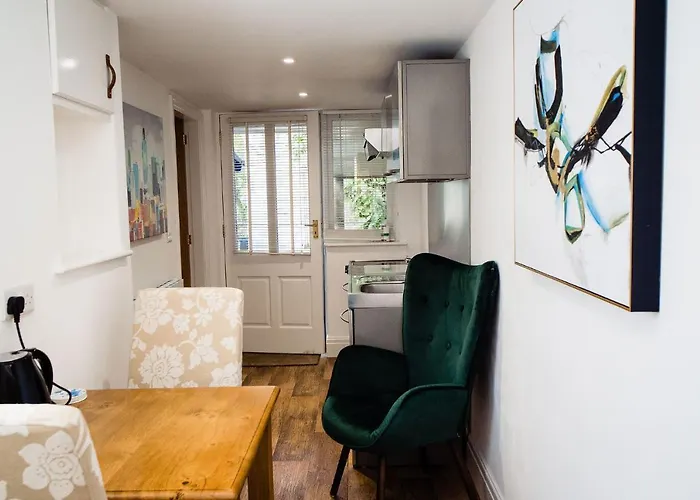 The Rectory Rooms, 4 Apartment